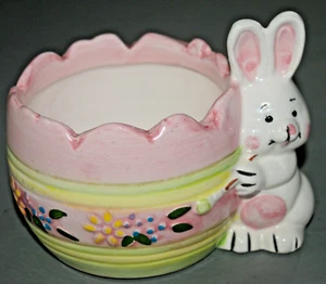 Banner Marken Osterhase Hase hält Übertopf Bonboniere Keramik - Bild 1 von 5