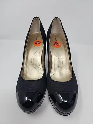 Zapatos de salón Tahari Laurie charol puntera plataforma negros talla 5 1/2 M tacón de 3,5" Foto 1 de 4