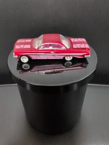 Chevy Impala 1961 fundido a presión Revell 1/64 Lowriders  - Imagen 1 de 5