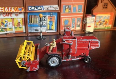 Matchbox Lesney Major Pack No.5 Massey Ferguson Combine Harvester 780 Special - Image 1 of 4