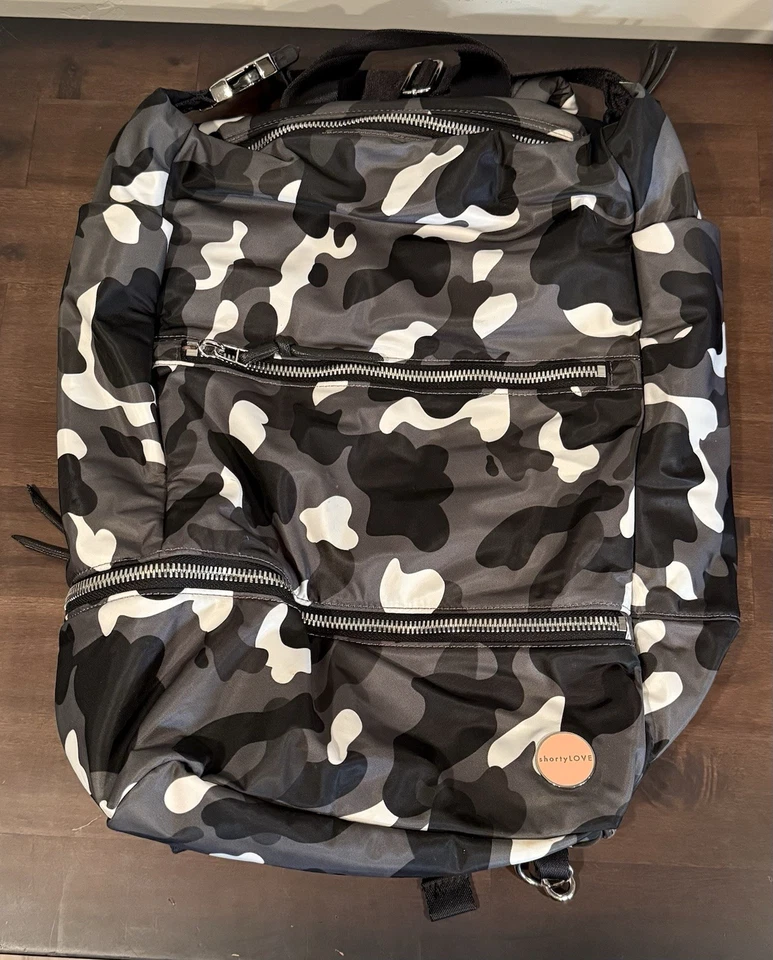 ShortyLOVE Boxer Mochila Grande Preta\Cinza Camuflagem - COMO NOVA - Imagem 1 de 4
