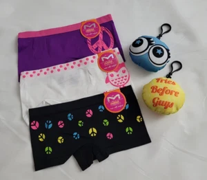 Maidenform Girl Boyshort Underwear Panties S & Squishable Keychains Lot of 5 A - Imagen 1 de 12