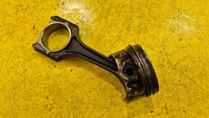 AUDI A5 8T COUPE 2.0 TFSI CDNB 07-2011 ENGINE PISTON &N CON ROD 06HB - Picture 1 of 4