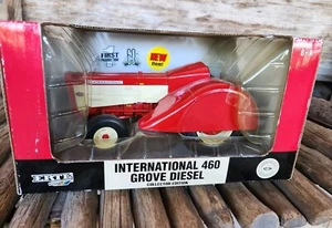 Ertl Diecast Case International 460 Grove Diesel Tractor, Scale 1:16, 'New' - Picture 1 of 5