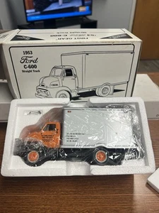 Yellow Transit Freight 1953 Ford C-600 1/34 First Gear 19-1432 Diecast Truck - Picture 1 of 4