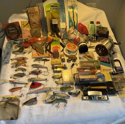 Vintage Quality Fishing Lures, Tackle, Reels, Supplies & UMCO 1703 Tackle Box - Image 1 of 4