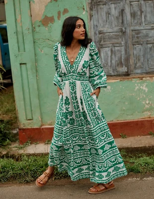 BNWT Boden Lola Blouson Maxi Dress Sz 12 Petite Emerald Ornate Tropics - Image 1 of 4