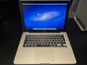 MacBook Pro 13 Inch, 2.3 Ghz Intel Core i5, 4GB RAM, 320GB HDD, with Charger - Afbeelding 1 van 3