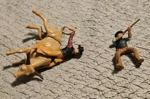 Cowboy Riding Rodeo Bull 4 Inches Long - Picture 1 of 22