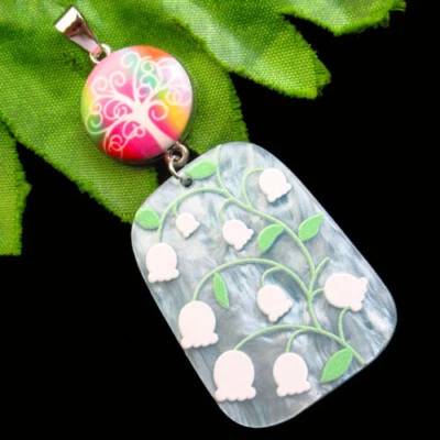 Colgante 2 piezas azul blanco acrílico flor oblonga y plata tibetana árbol vida FH68800 Foto 1 de 3