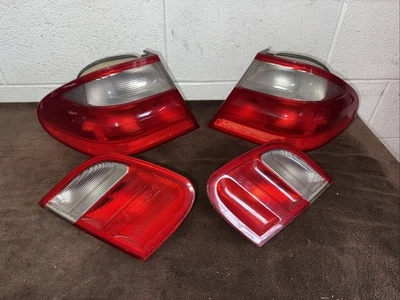 98-03 Juego de luces traseras derecha izquierda mercedes w208 clk320 clk430 clk55 amg Foto 1 de 4