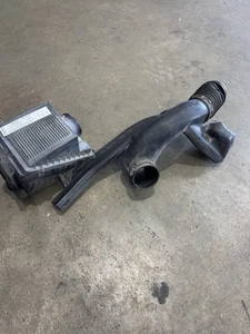 GMC Yukon 2004-2006, Chevrolet Tahoe o Chevrolet Suburban OEM caja de aire - Imagen 1 de 5