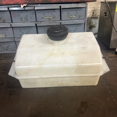 Cortacésped de tanque de combustible Craftsman, Husqvarna (532184900) Foto 1 de 4