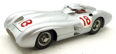 CMC 1/18 Scale Diecast M-049 Mercedes-Benz W196R 1954/55 Streamliner #18 - Image 1 of 4