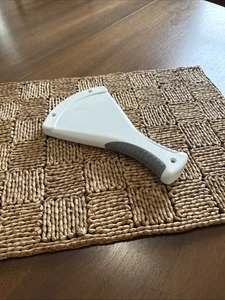 The Pampered Chef Jar Opener #2677 - Picture 1 of 7