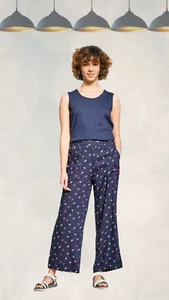 Ex Weird Fish Women’s Tresco Eco Viscose Printed Wide Leg Cropped in Navy - Picture 1 of 4