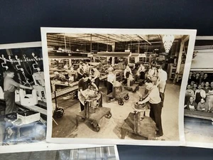 Lote de 10 fotos originales 8x10 en blanco y negro lavadora fábrica APEX MFG Cleveland - Imagen 1 de 21