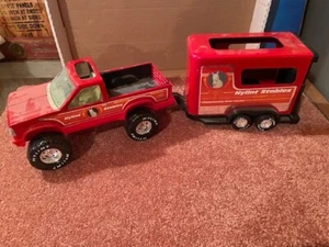Nylint Stables VINTAGE Ford Truck & horse Trailer Pressed Steel 1/16 scale toy - Picture 1 of 12