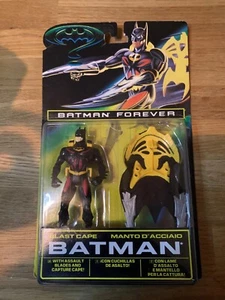 KENNER DC Comics BATMAN FOREVER Movie Blast Cape Carded Action Figure 1995 - Picture 1 of 5