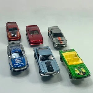 Mattel Hot Wheels Matchbox Ford Mustangs Lot of 6 1:64 Diecast Cars (A) - Foto 1 di 7