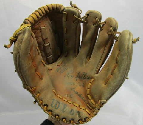 Vintage Wilson RHT Pro Style Baseball Glove A2135--Detroit Tigers— RON LEFLORE Cover