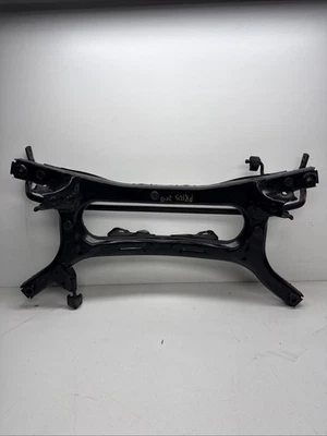 2017-22 TOYOTA PRIUS PRIME HYBRID PHEV REAR SUBFRAME CROSSMEMBER OEM Foto 1 de 4