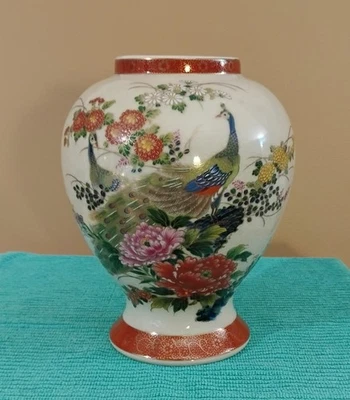 Peacock Floral Porcelain Vase Crazing Beautiful Japanese Vase - Image 1 of 4
