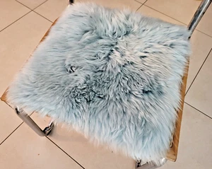 Asiento de piel de oveja piel de cordero color azul pálido/turquesa brillante aprox. 42 cm x 42 cm - Imagen 1 de 4