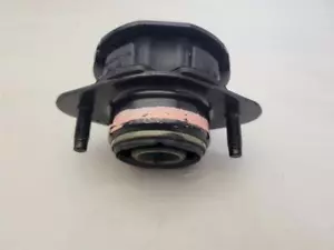 OEM 19-23 Chevy Silverado 1500 Front Center Body Frame Mount Insulator Cushion - Picture 1 of 11