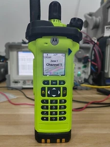 Motorola APX8000HXE ADP AES DES UHF 1/UHF 2/700/800MHz/VHF(Excluding battery) - Zdjęcie 1 z 8