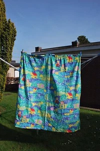 Tenture verte pour enfant avec motifs de ferme colorés H 1m30 x L 1m25 TB Etat! - Photo 1/3