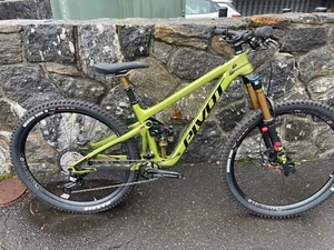 2023 Pivot Switchblade PRO XT/XTR Size Medium Electric Lime - Picture 1 of 5