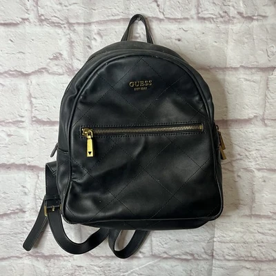 Mochila pequeña de cuero sintético negra para mujer GUESS bolso de moda de diseñador Foto 1 de 4