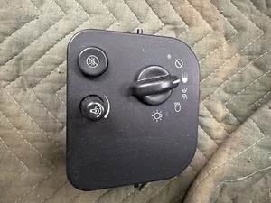 02-09 GMC ENVOY / TRAILBLAZER HEADLIGHT LAMP CONTROL SWITCH # 10372953 OEM - Picture 1 of 3