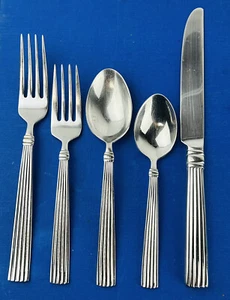 Juego de servicio Reed & Barton 5 piezas Crescendo ll acero inoxidable continental brillante Ridge - Imagen 1 de 10