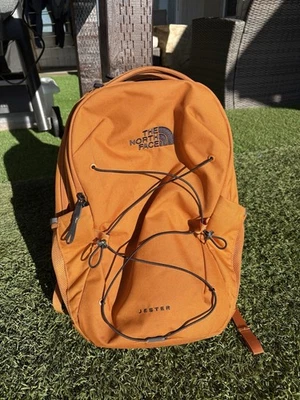 Mochila North Face Jester laranja - Imagem 1 de 4