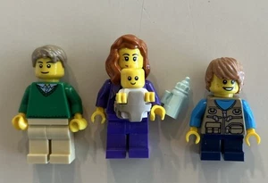 Lego Minifigure Family - Mom / Dad / Kid / Baby with Carrier & Bottle - Picture 1 of 3