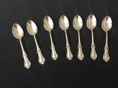 Juana de Arco por International Juego de 7 cucharas Demitasse de plata de ley 4 1/8" Foto 1 de 3