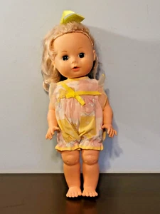 Vintage Eegee Co. No. Muñeca bebé 14FL Softina 14" bebida y mojada - Imagen 1 de 7