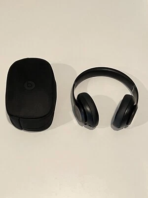 Original Beats by Dr. Dre Studio Pro Wireless Over Ear Kopfhörer mit Hülle - Schwarz - Bild 1 von 4