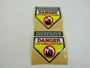 Danger Keep Hands & Feet Away - PAQUETE DE CALCOMANÍAS/2 - Imagen 1 de 5
