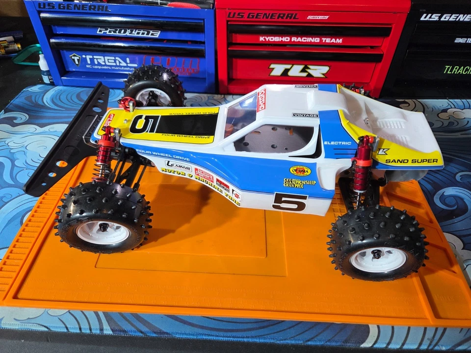 全新 Kyosho OPTIMA 4WD 1/10 越野车组装-只需要电子 ARR — 第 1/4 张图片