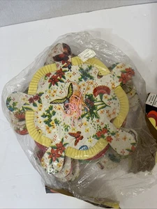 Vintage Set Of 12 Chinese Paper Lantern Accordion Unopened Floral Butterfly - Picture 1 of 4