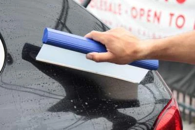 Escobilla limpiaparabrisas automotriz enjugador silicona agua secado coche  Foto 1 de 4