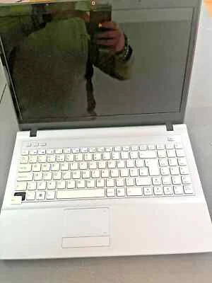 F&H by CLEVO W76S Intel Centrino Laptop - Image 1 of 4