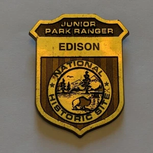 Edison National Historic Site Badge Junior Park Ranger Pin Plastic Jr - Picture 1 of 2