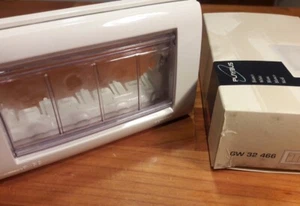 PLACCA STAGNA AUTOPORTANTE 4P IP55- PER SCATOLE RETTANGOLARI DA INCASSO  - Imagen 1 de 4