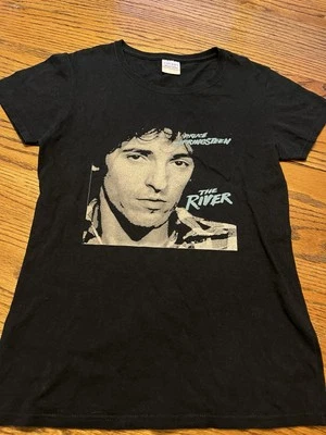 Camiseta Bruce-Springsteen 2016 The River Tour preta tamanho pequeno feminina - Imagem 1 de 4
