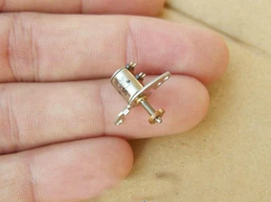 1 pieza de 6 mm 2 fases 4 hilos motor paso a paso con deslizamiento de metal robado a tornillo - Imagen 1 de 1