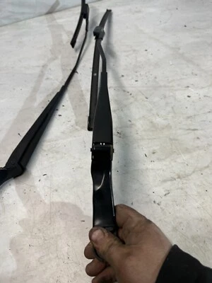 NISSAN PULSAR FRONT WIPER ARM PAIR OF LEFT & RIGHT 288813ZP0A C13 2014 - 2018 - Image 1 of 3